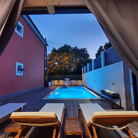 Апартаменты Lanterna - Split, With A Heated Pool *