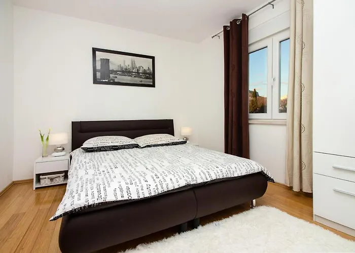 Apartamento Lanterna - Split, With A Heated Pool