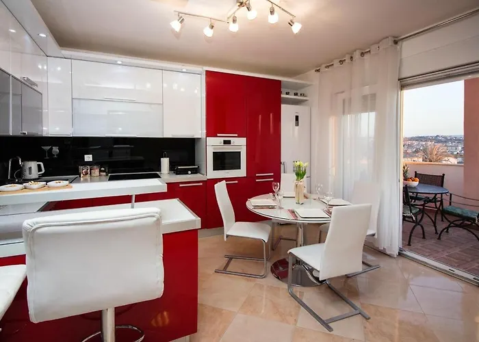 Apartamento Lanterna - Split, With A Heated Pool Solin