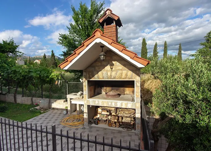 Lanterna - Split, With A Heated Pool * Solin