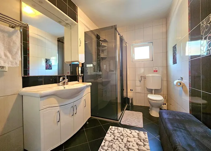 Lanterna - Split, With A Heated Pool * Solin