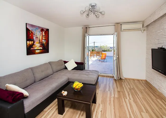Apartamento Lanterna - Split, With A Heated Pool Solin