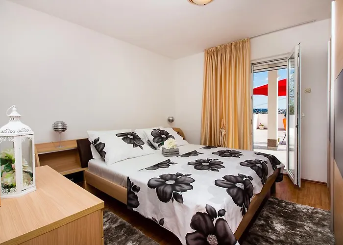 Apartamento Lanterna - Split, With A Heated Pool Solin