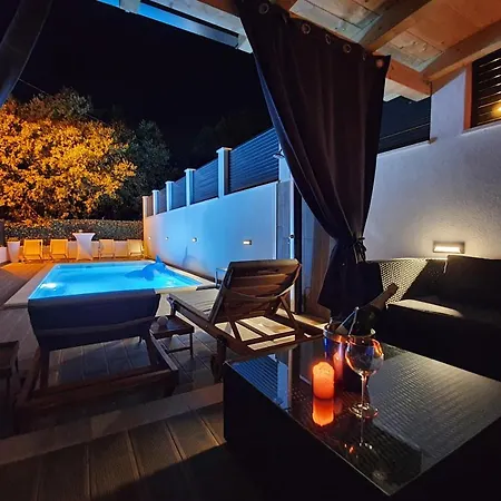 Apartment With A Heated Pool Near Split With Magnificent View