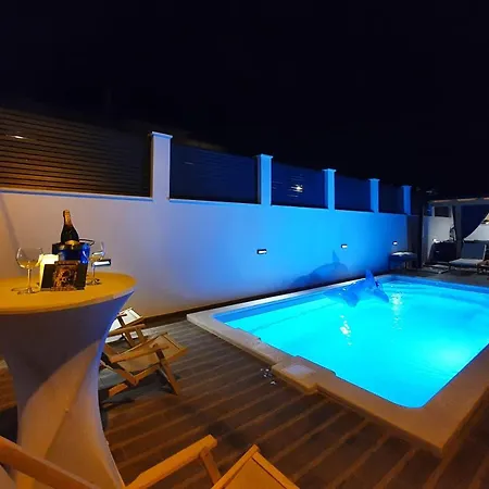 Apartment With A Heated Pool Near Split With Magnificent View Solin