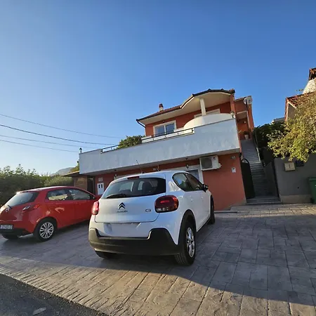 Lanterna - Split, With A Heated Pool Solin