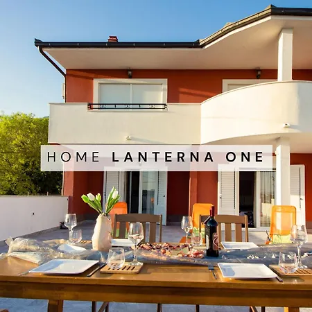 Apartment Lanterna One - Split, With A Heated Pool