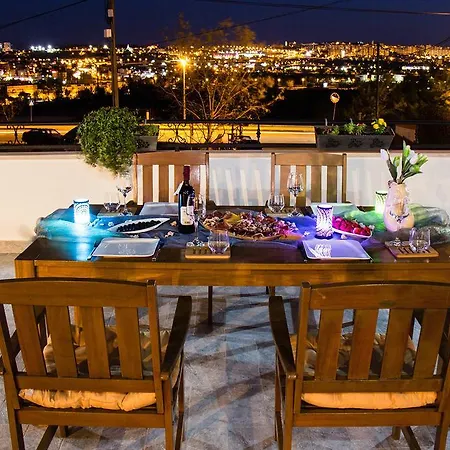 Lanterna - Solin, Split With A Heated Pool Apartment *